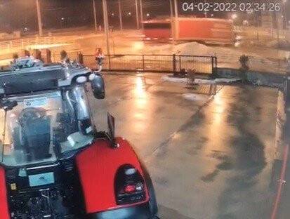 Konya'da kaza! Otobüs ile kamyon çarpıştı: 11 yaralı