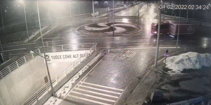 Konya'da kaza! Otobüs ile kamyon çarpıştı: 11 yaralı