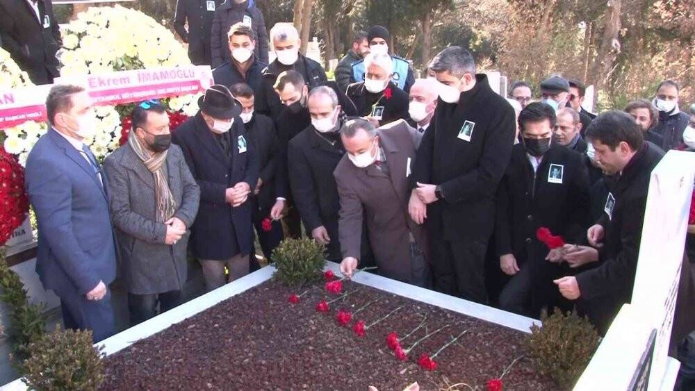 Adnan Kahveci ölümünün 29. yılında kabri başında anıldı