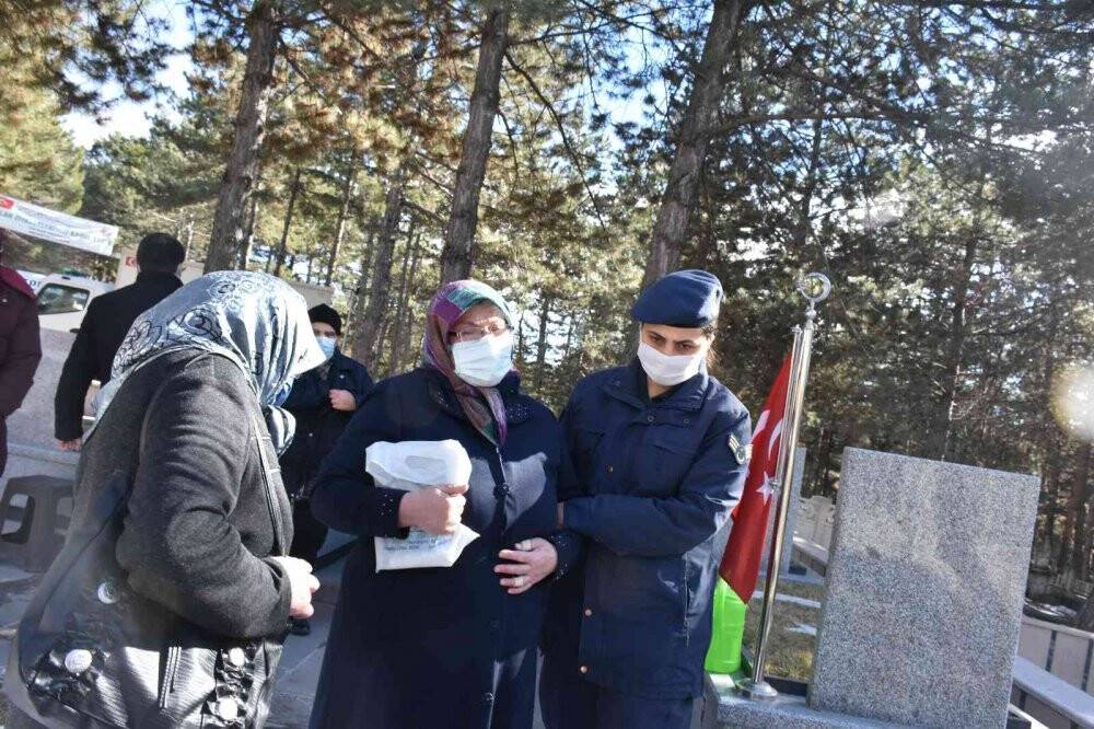 Çığda şehit düşen Jandarma Uzman Onbaşı Ufuk Deniz dualarla anıldı