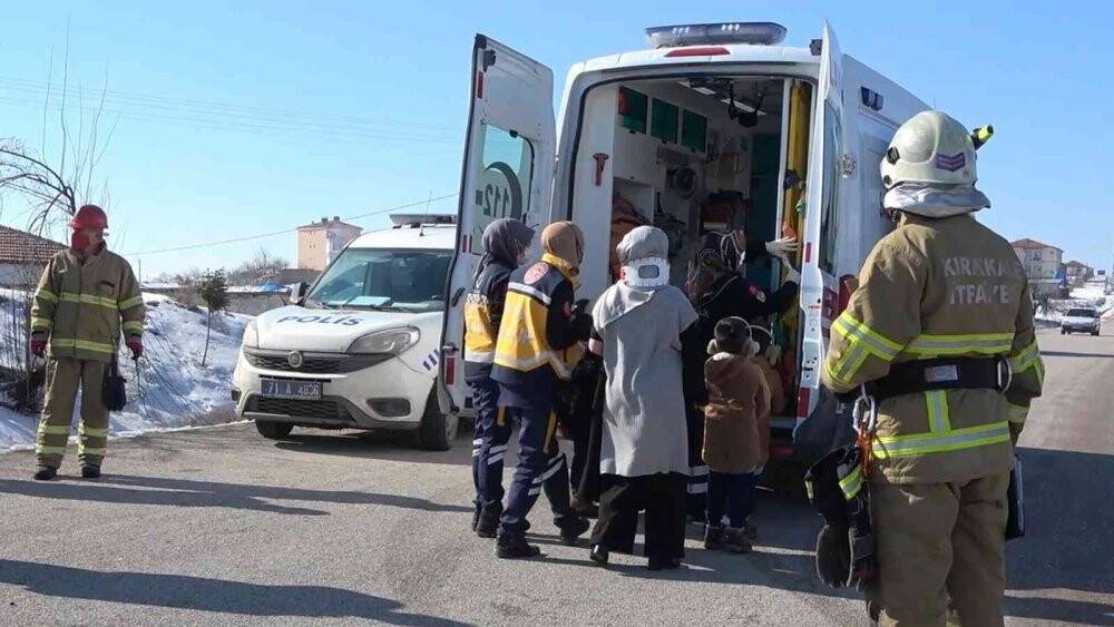 İki otomobil kafa kafaya çarpıştı: 5 yaralı