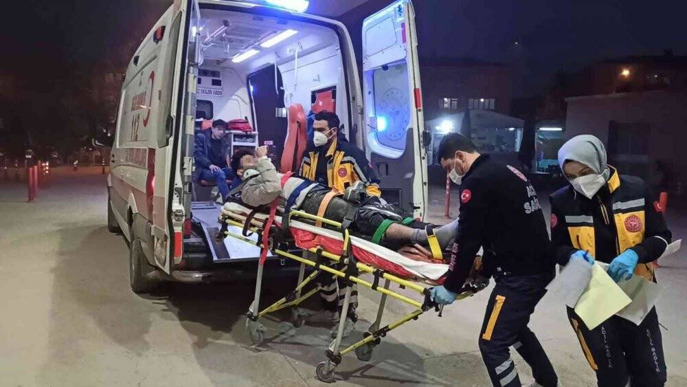 Otomobil ile motosiklet çarpıştı: 2 yaralı