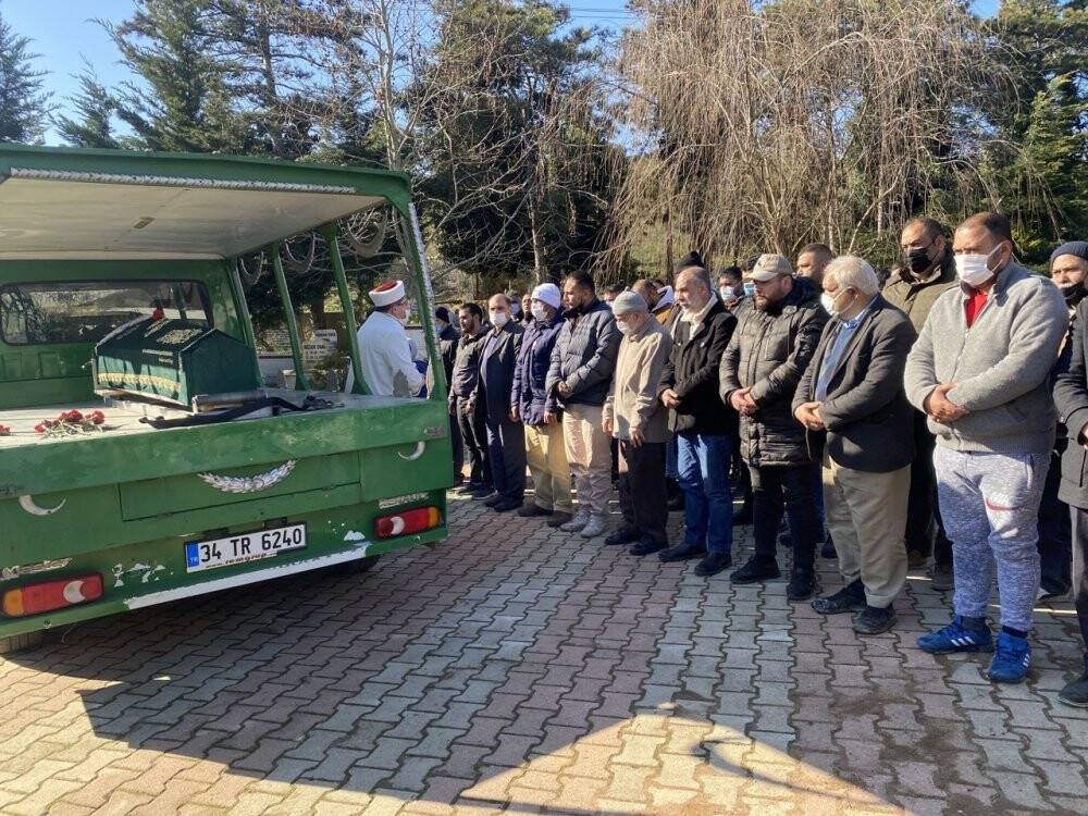 Ümraniye’de kan donduran cinayet: 1,5 yaşındaki kızının gözü önünde hamile eşine kurşun yağdırdı