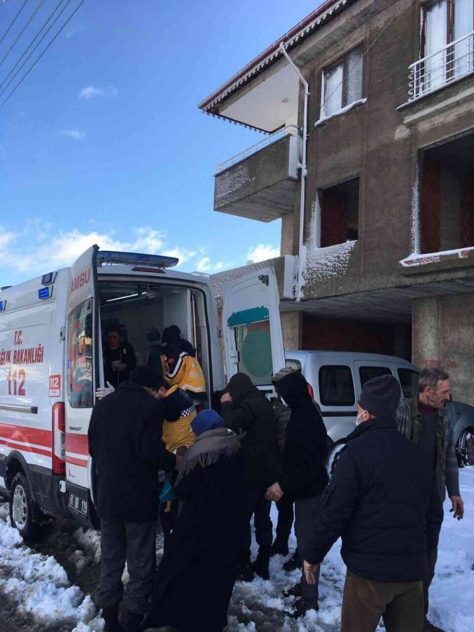 Yaşlı hastanın imdadına büyükşehir ekipleri yetişti