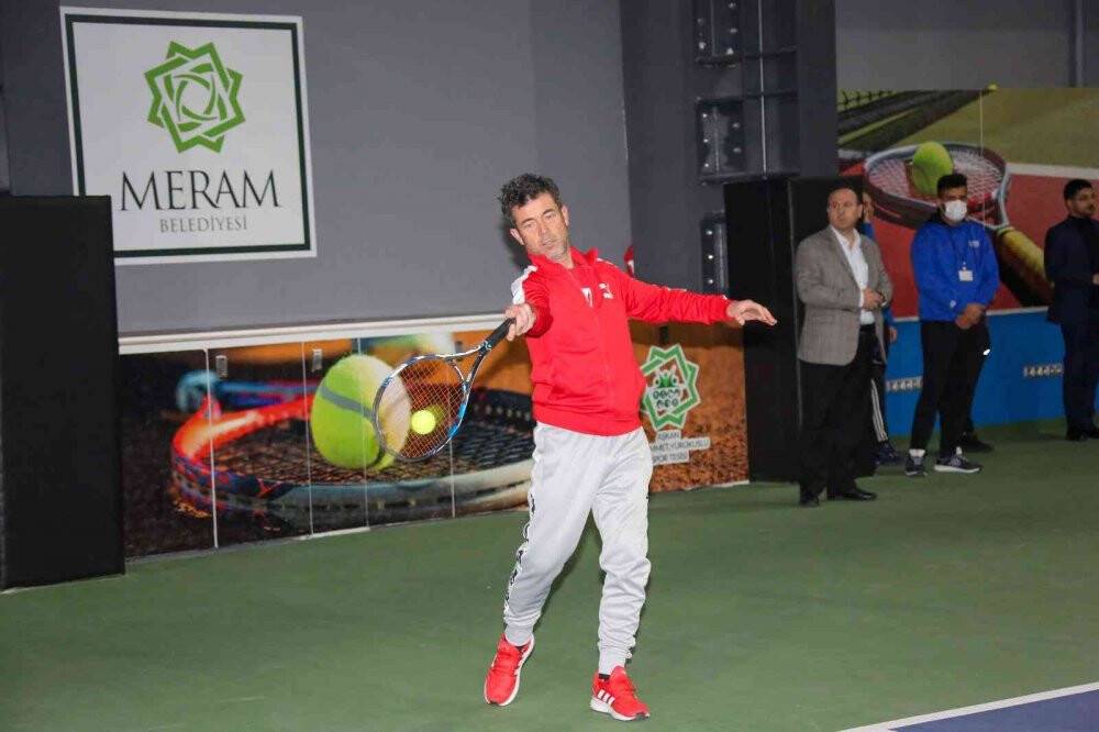 Meram 3. Kort Tenis Kış Turnuvası’nda şampiyonlar belli oldu