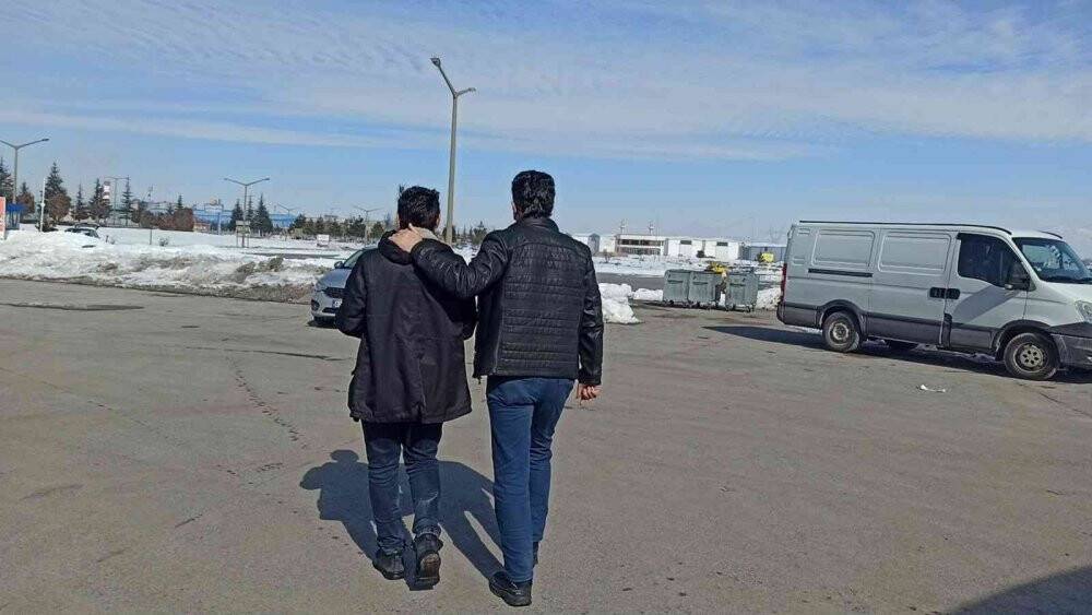 Şehirlerarası otobüsteki yolcunun üzerinden eroin çıktı