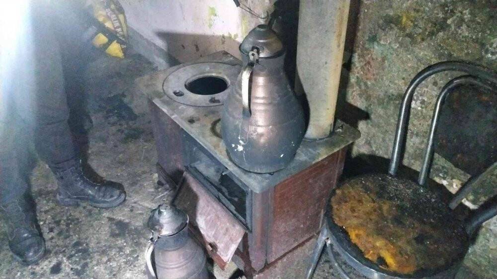 Tinerle soba yakmak isterken hem kendisini hem de arabayı yaktı