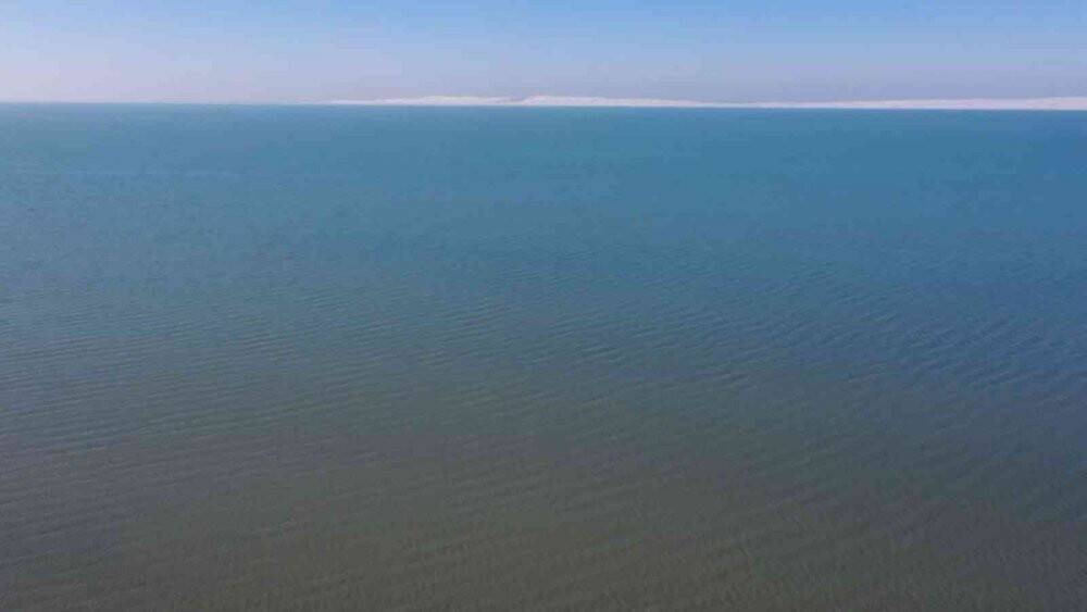 Kuraklıktan küçülen Tuz Gölü’ne kar umut oldu