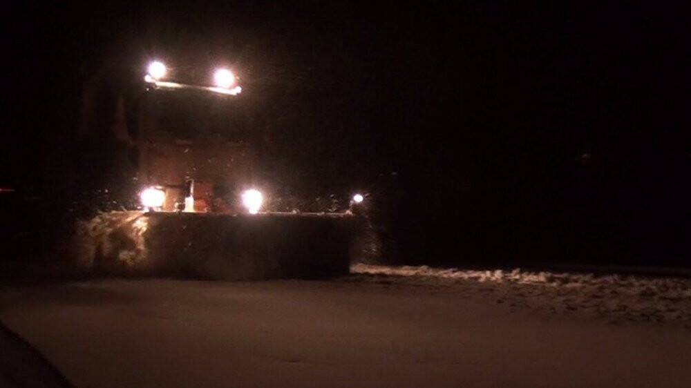 Konya - Antalya  karayolu kar nedeniyle tırların geçişine kapatıldı