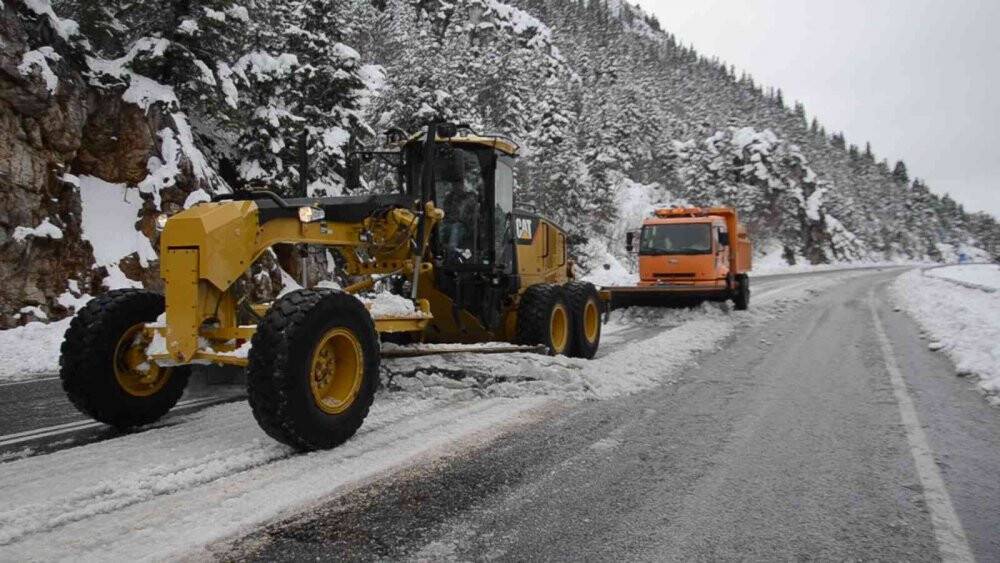 Konya-Antalya karayolunda kar kalınlığı 60 santime ulaştı