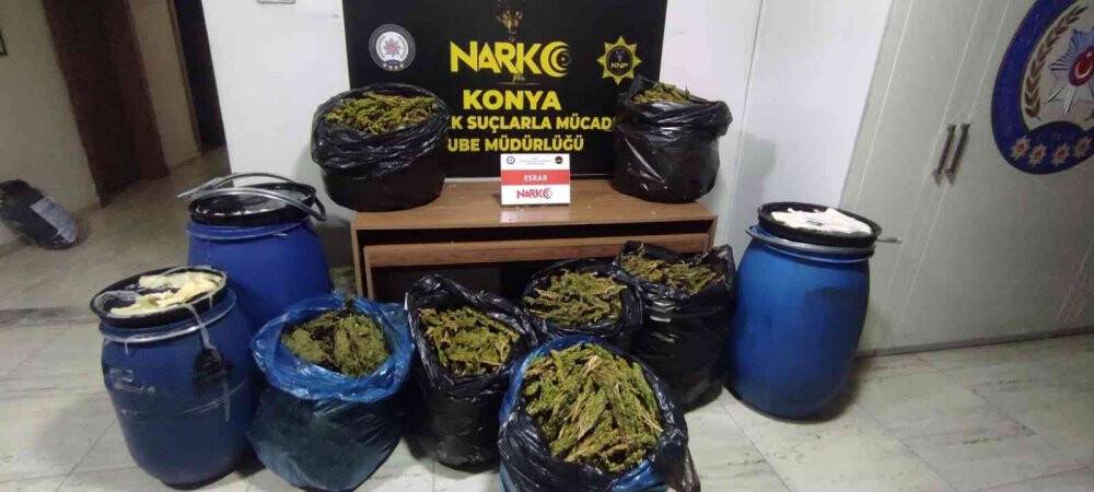 Konya’da durdurulan araçtan 48 kilo 950 gram uyuşturucu çıktı