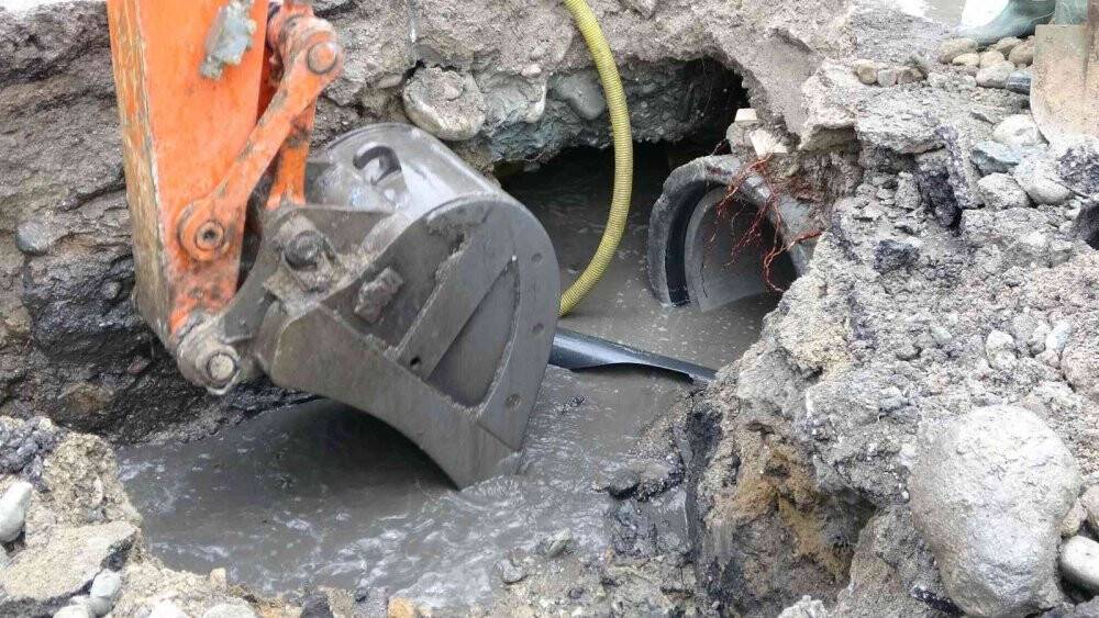 Şehri besleyen su borusu kırıldı, tüm kentte sular kesildi