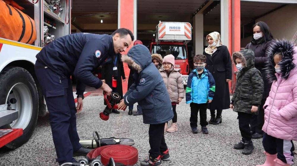 Minikler itfaiyeci oldu