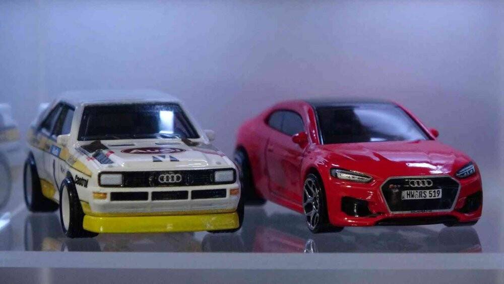 3 bin model araba biriktirdi, eldivensiz dokunamıyor