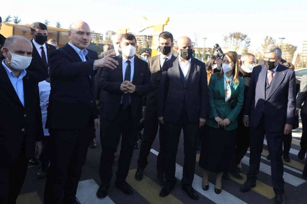 Bakan Soylu, Şehitkamil Eğitim Parkını inceledi