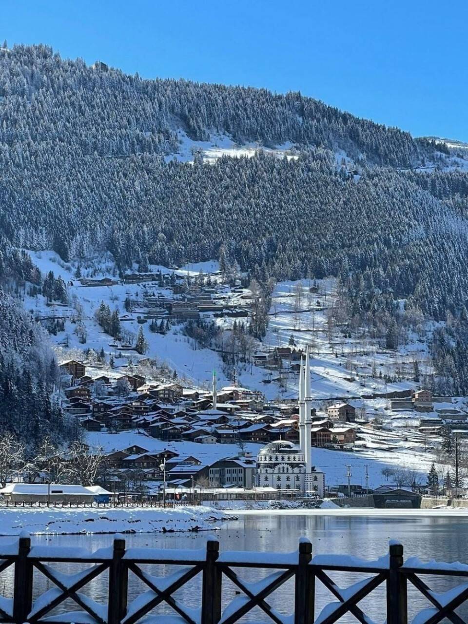 Uzungöl’ün kar manzaraları büyüledi