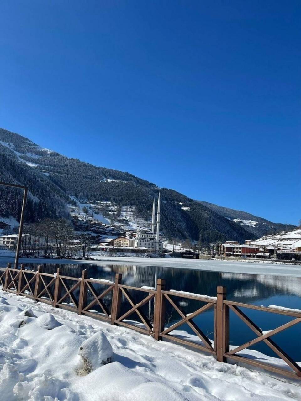 Uzungöl’ün kar manzaraları büyüledi