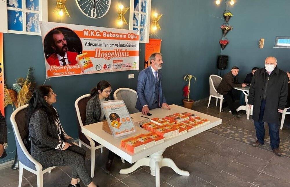 Yazar Ekrem Arpak Adıyaman’da imza günü düzenledi