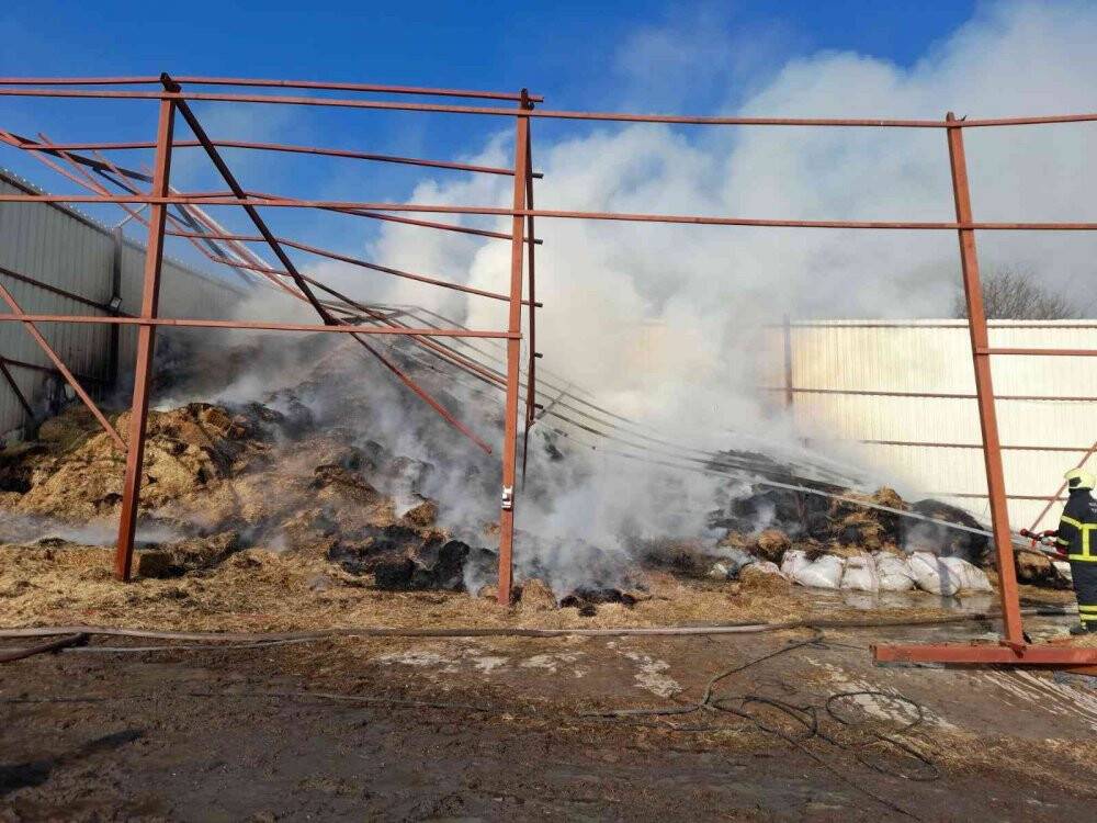 Çatıyı onarmak isterken yangına sebep oldular