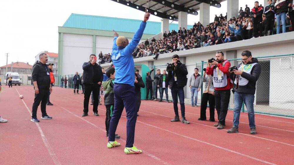 İbrahima Yattara 41 yaşında yeşil sahalara döndü