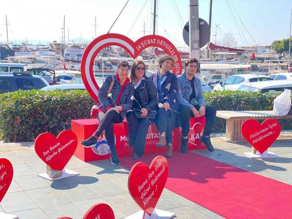 Kaş’ta sevgililere özel ’kalpli çekim’ platformu