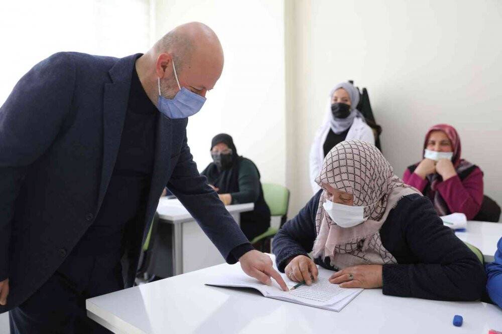 Kocasinan’da kadınların okuma yazma azmi