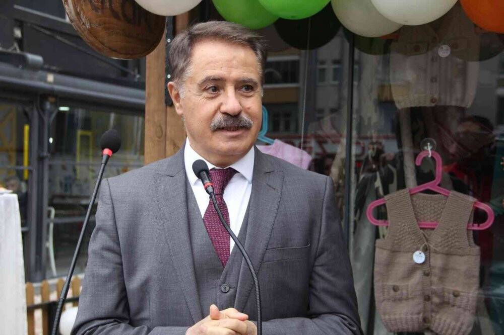 Girişimci kadınlar satış merkezi açtı