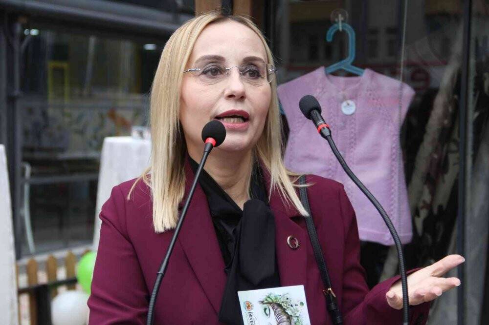 Girişimci kadınlar satış merkezi açtı