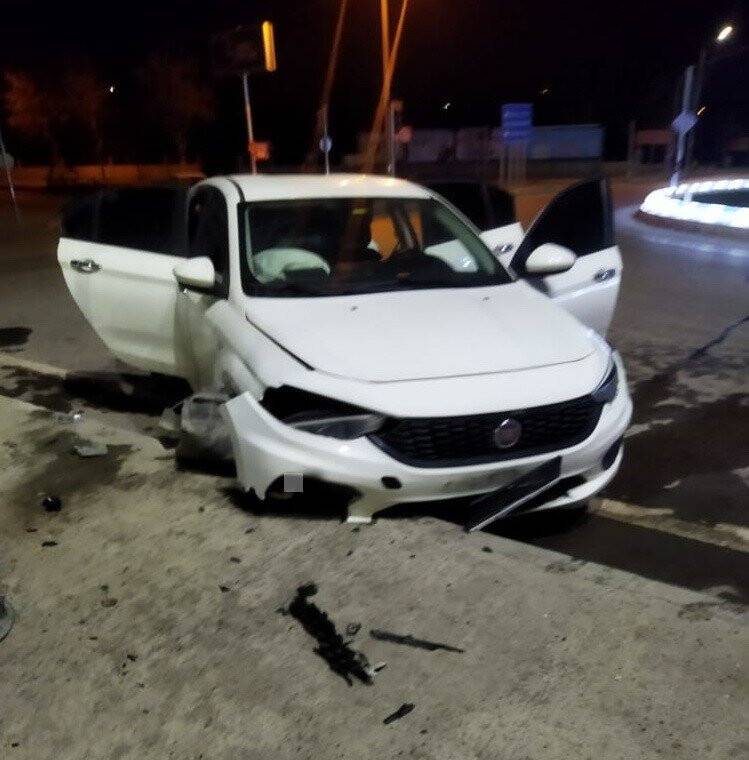 Kaza yapan sürücü aracı bırakıp kaçtı