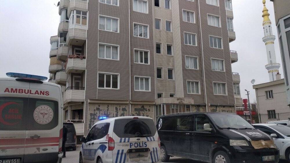 Konya'da bir kişi rski ortağının evini bastı 5 kişiyi yaraladı