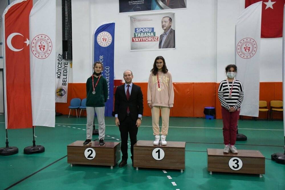 Köyceğiz’de Kadınlar Serbest Güreş Şampiyonası yapıldı