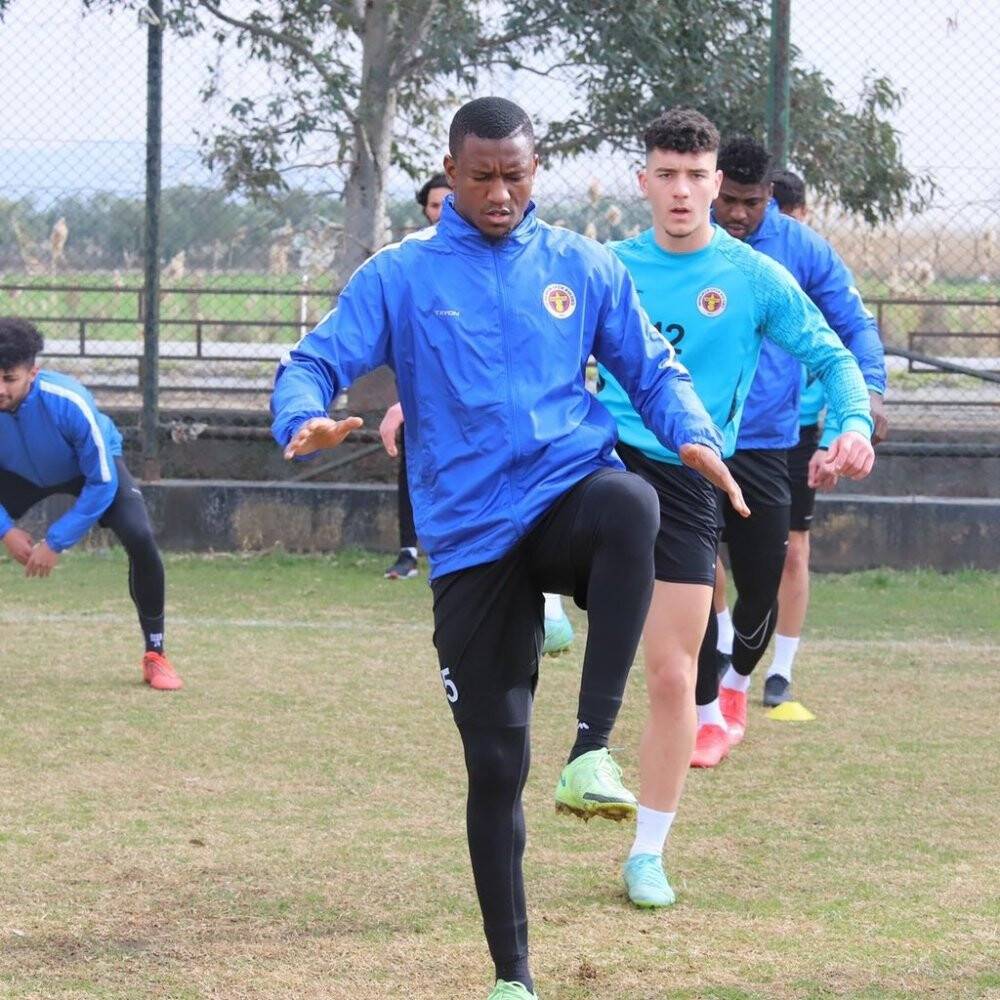 Menemenspor, sürpriz peşinde