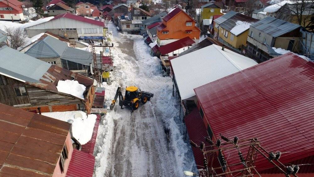 Osmaniye’nin yüksek kesimlerinde karla mücadele sürüyor