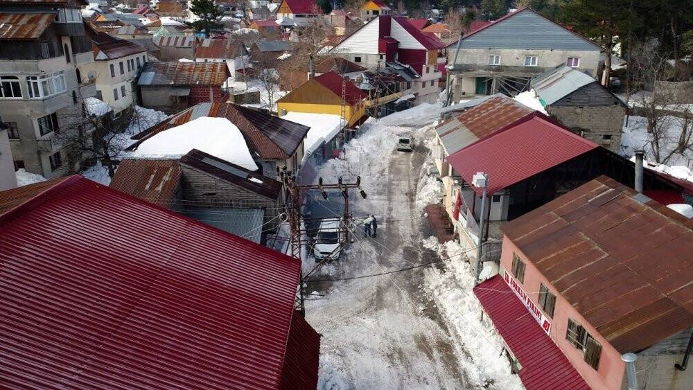 Osmaniye’nin yüksek kesimlerinde karla mücadele sürüyor