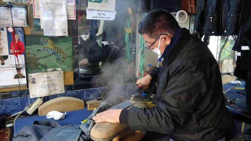 53 yıldır mesleğini aynı aşkla yapıyor