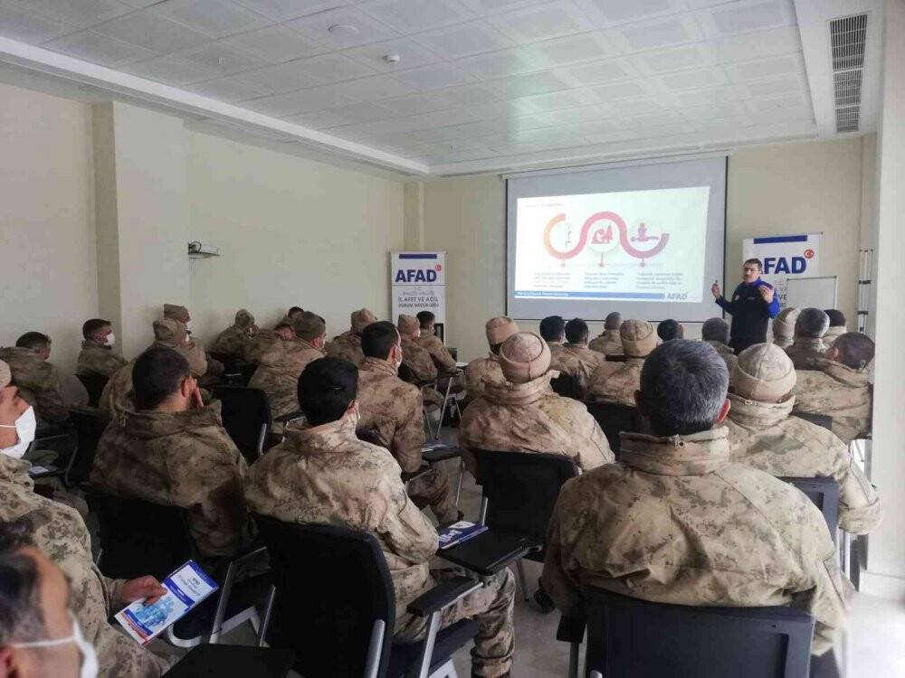 Afet ve yangın eğitimi verildi
