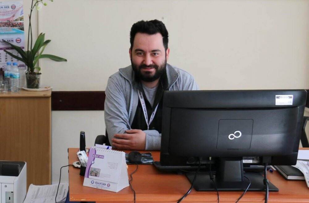 Kovid-19'dan vefat eden sağlık çalışanına acı veda