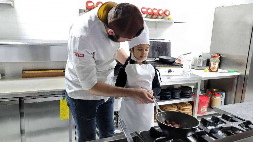 Minik aşçılar işbaşında