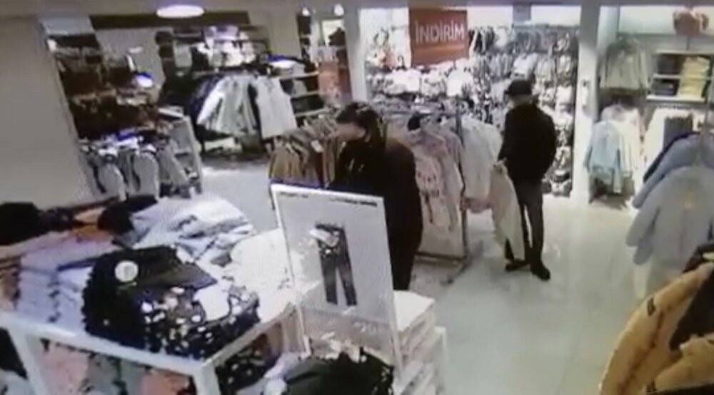 Şişli polisi mağazada genç kadına teşhircilik yapan şahsı kıskıvrak yakaladı