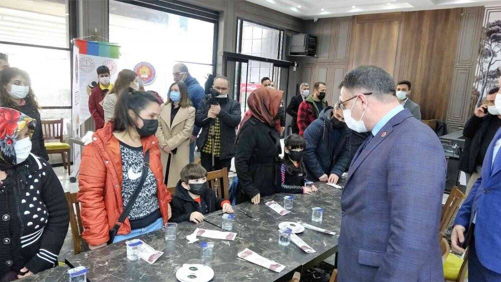 Çölyak hastası öğrencilere glütensiz gıda desteği