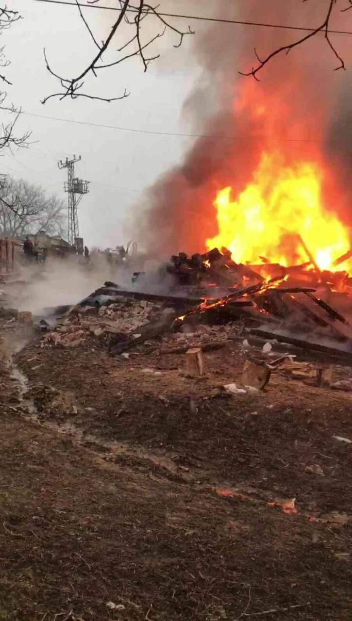 Kastamonu’da yangında 1 ev küle döndü