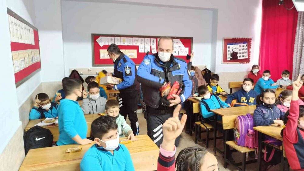 Konya’da ilkokullara güvenli internet ve güvenli trafik eğitimi