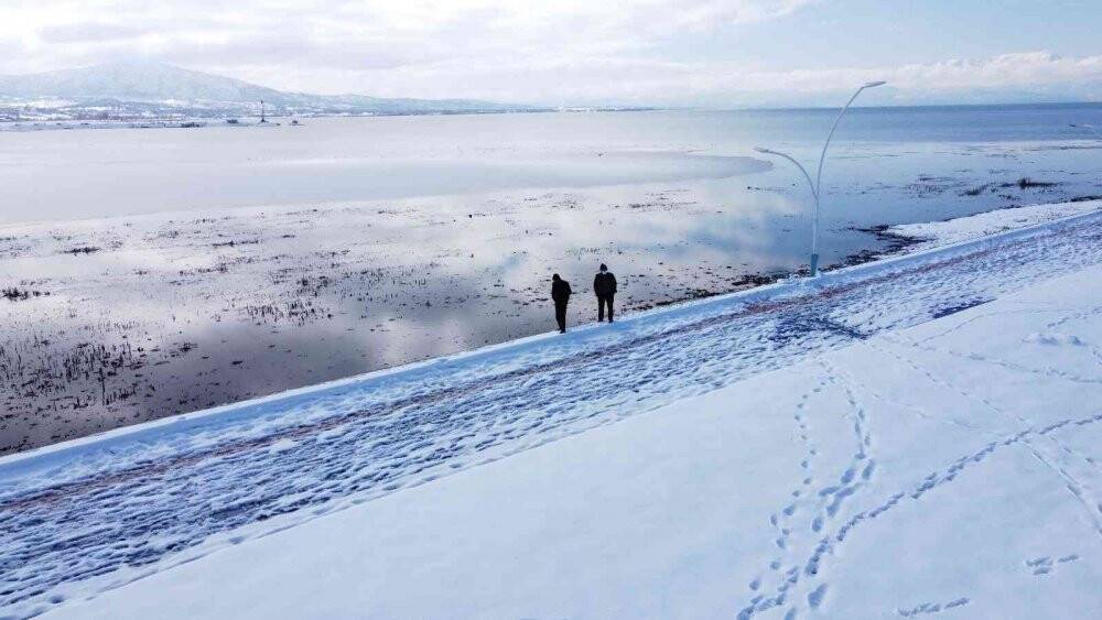 Beyaz gelinliğini giyen Beyşehir Gölü havadan görüntülendi
