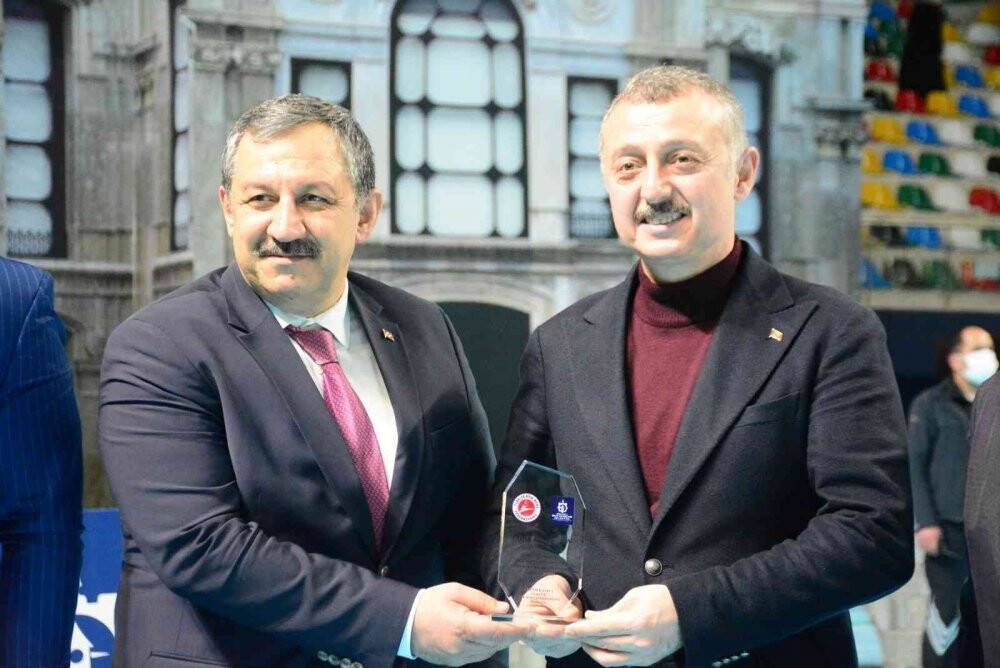 Büyükler Profesyonel Kick Boks Türkiye Şampiyonası Kocaeli’de başladı