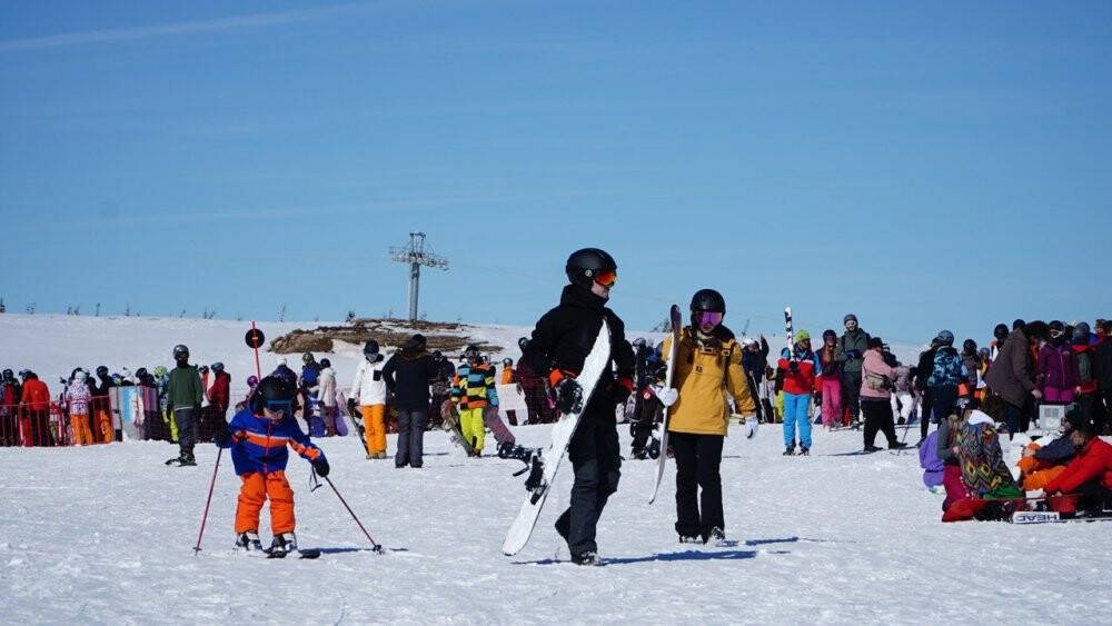 Kayakseverler hafta sonu soluğu Erciyes’te aldı