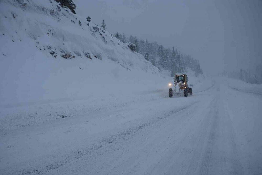 Konya-Antalya karayolu tırlar hariç araç trafiğine açıldı