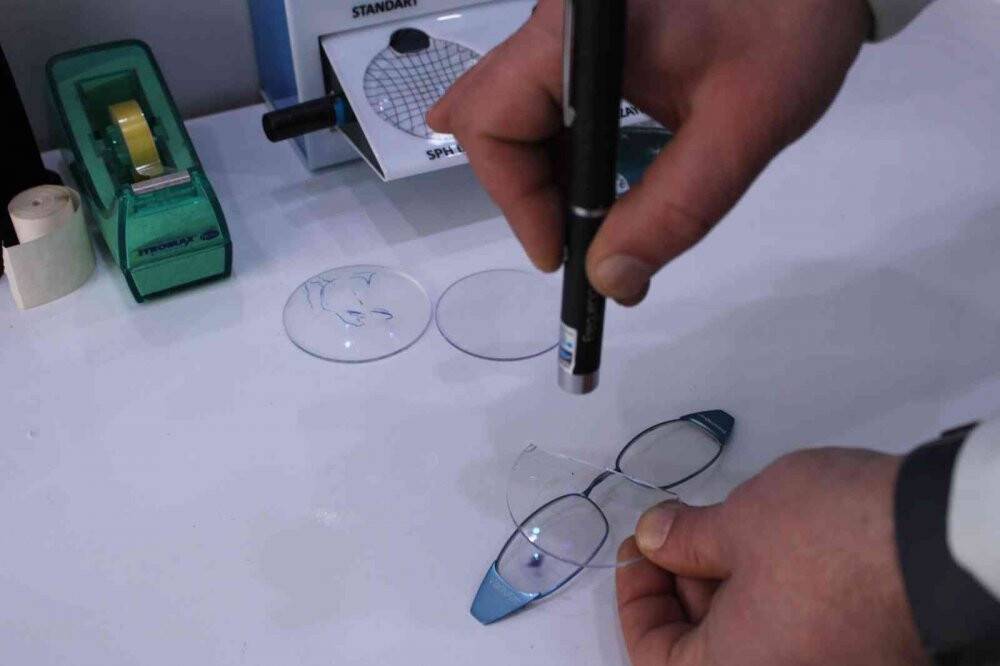 Sağlık yerine kozmetik amaçlı lens kullanımına dikkat