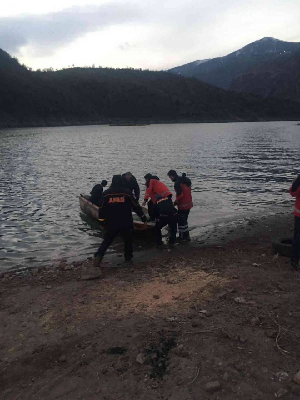 Arazide rahatsızlanan çobana AFAD ekibi ulaştı