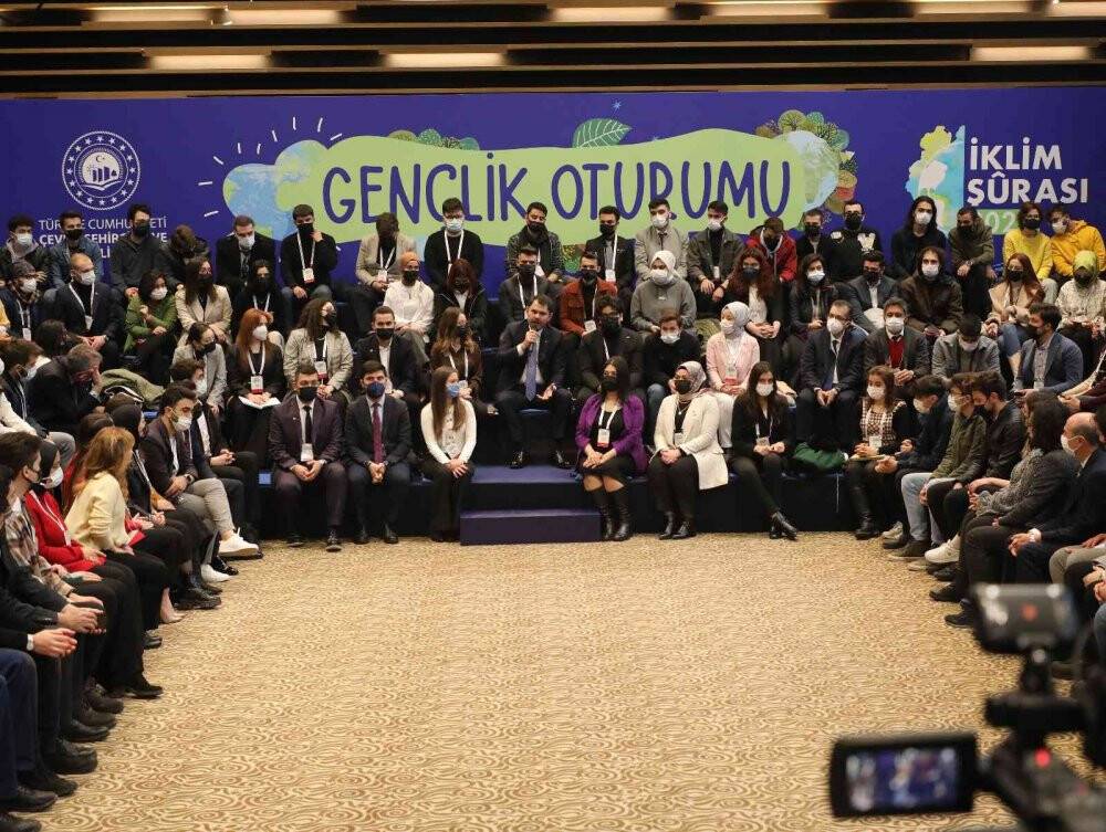 Bakan Kurum, 209 üniversitenin İklim Elçileri ile bir araya geldi