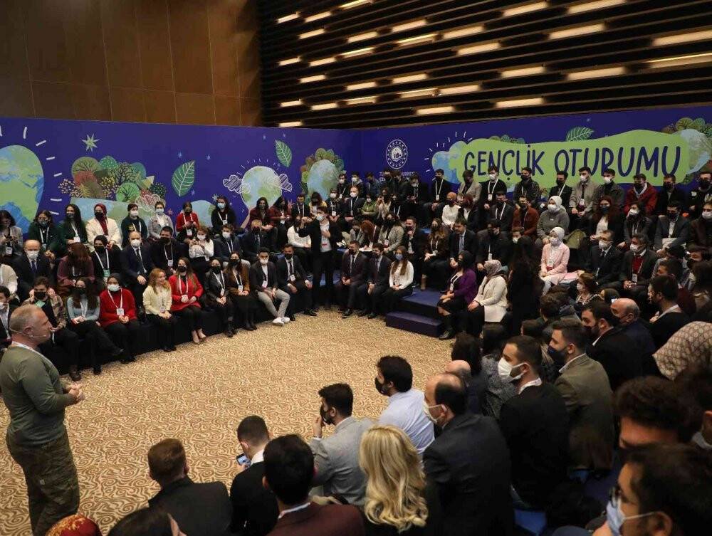 Bakan Kurum, 209 üniversitenin İklim Elçileri ile bir araya geldi